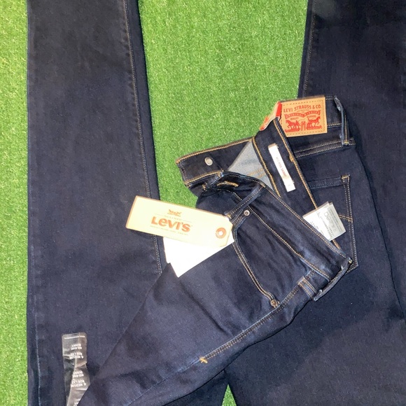 Levi Blue Denim  Jeans - Picture 2 of 4